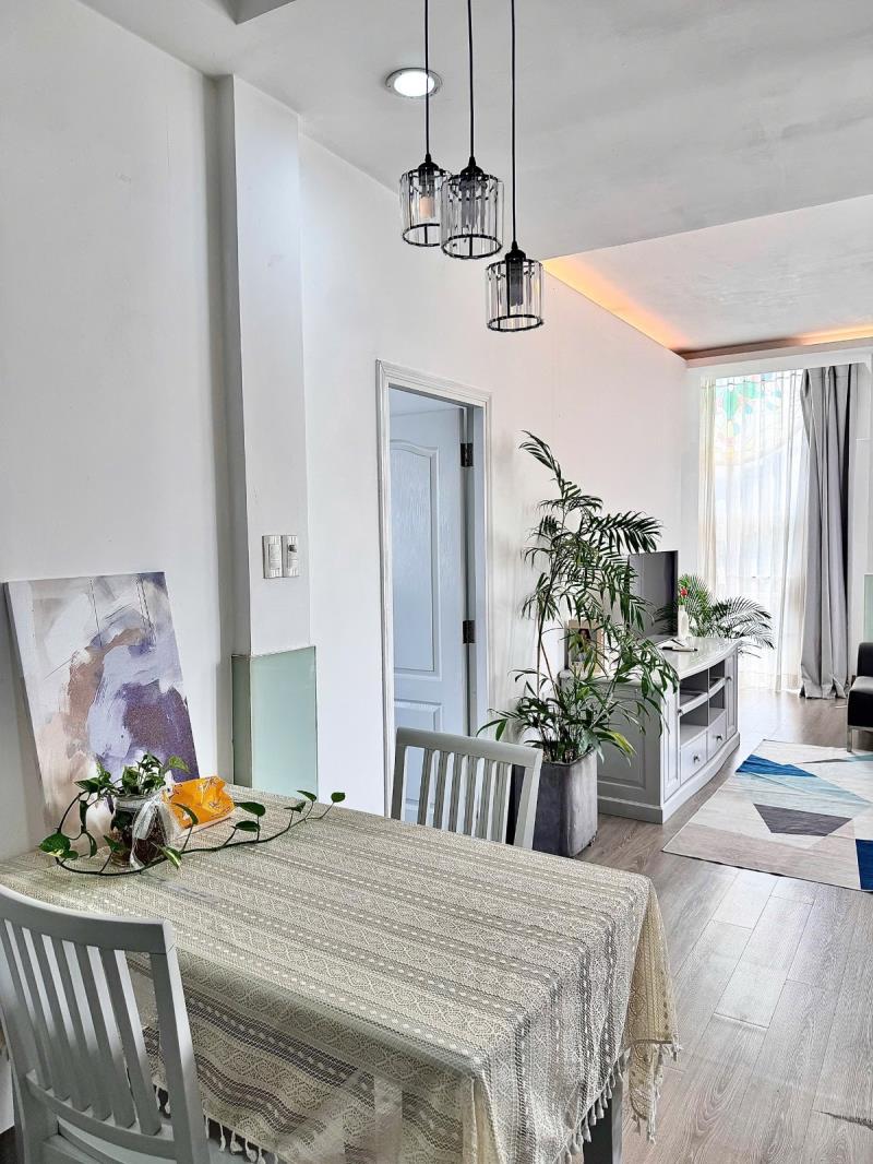 Cho thuê căn hộ 2 phòng ngủ - full nội thất, cửa sổ lớn, dịch vụ dọn phòng - hai bà trưng, quận 1 - gần chợ tân định, ueh,  - 3