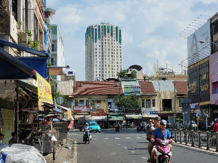 6 tầng - ngay bến xe chợ lớn - mặt tiền nguyễn thị nhỏ - q. 5 – dt: 5*40m – 52 tỷ
