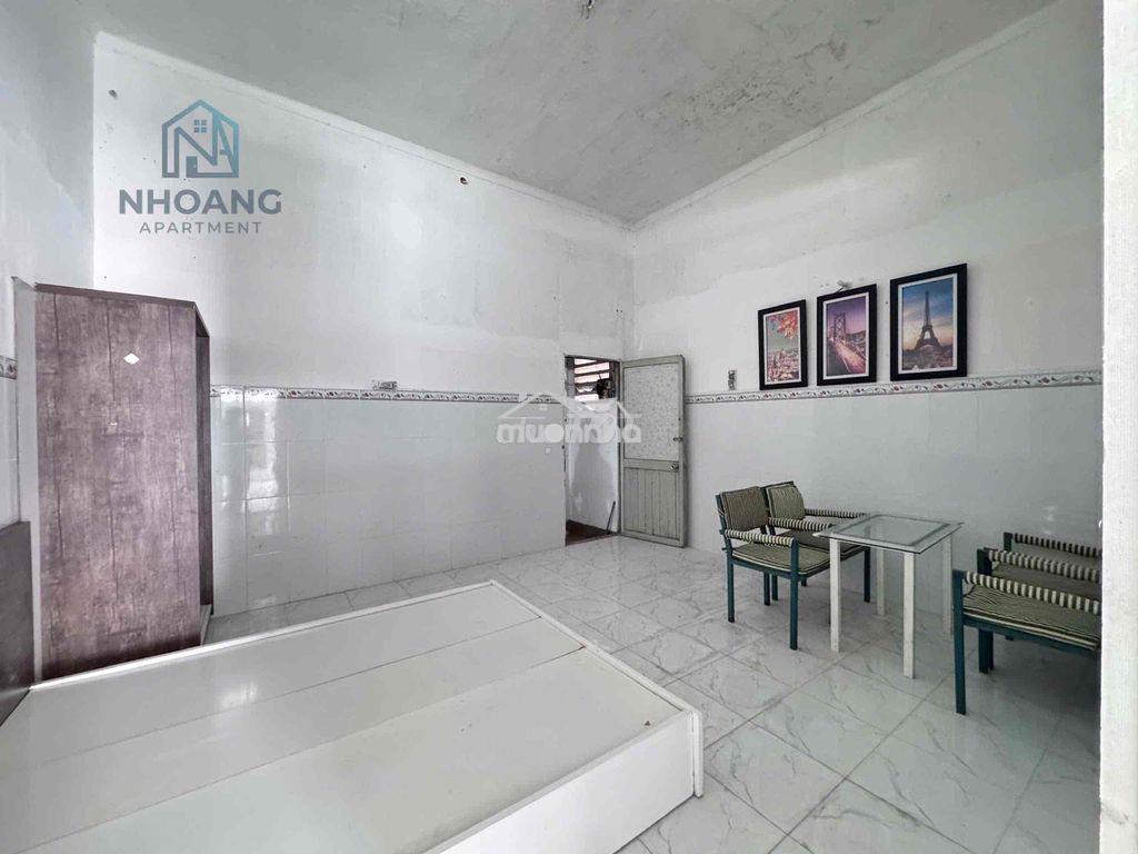 Cho thuê căn hộ nguyên tầng - 40m2 - mặt tiền - điện nc nhà nước - 4