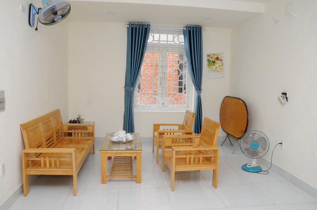 Phòng vip (ở ghép 3 người) cách đh tài chính - marketing 800m fpt 3km - 2