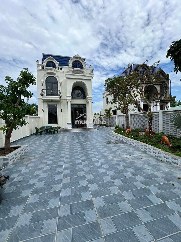 Biệt thự sân vườn 528m2 giáp ranh bình chánh full nội thất
