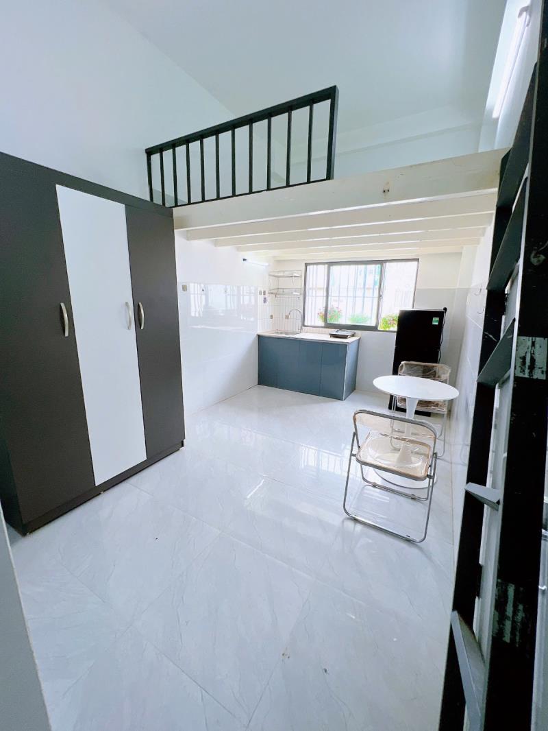 Gác lớn – cửa sổ lớn – ở 3–4 người | gần hutech, uef, vlu, hiu- chu văn an, bình thạnh