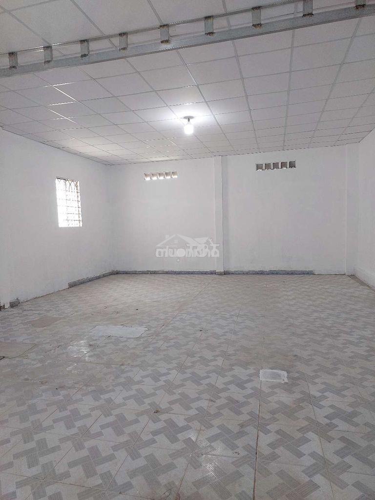 Cho thuê nhà 8×32 - gần chợ đầu mối - hocmon – giá: 13 triệu.