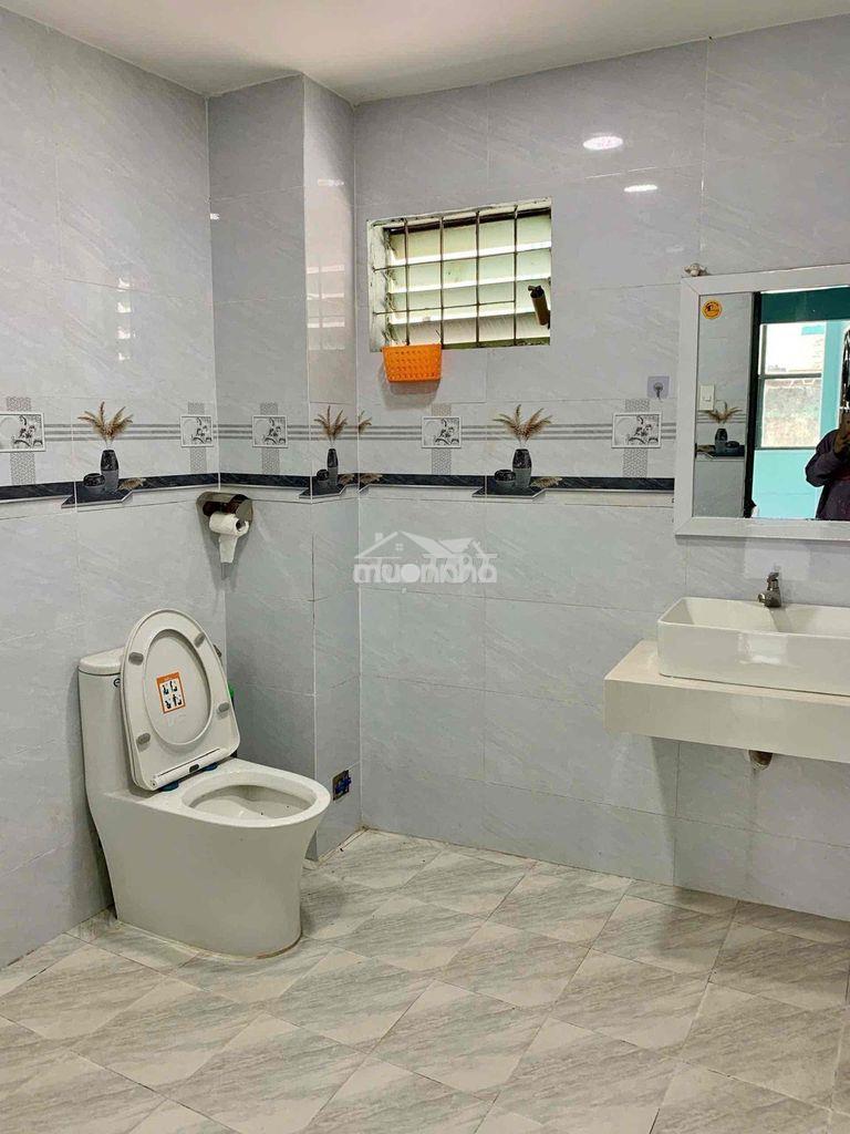 Nhà 5 tầng phan đình phùng p2 – 4pn – 14tr/tháng”. - 4
