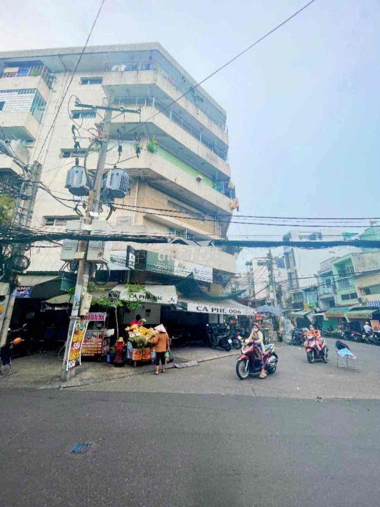 Bán chung cư đường đoàn văn bơ. giao thông thuận tiện để đi lại.