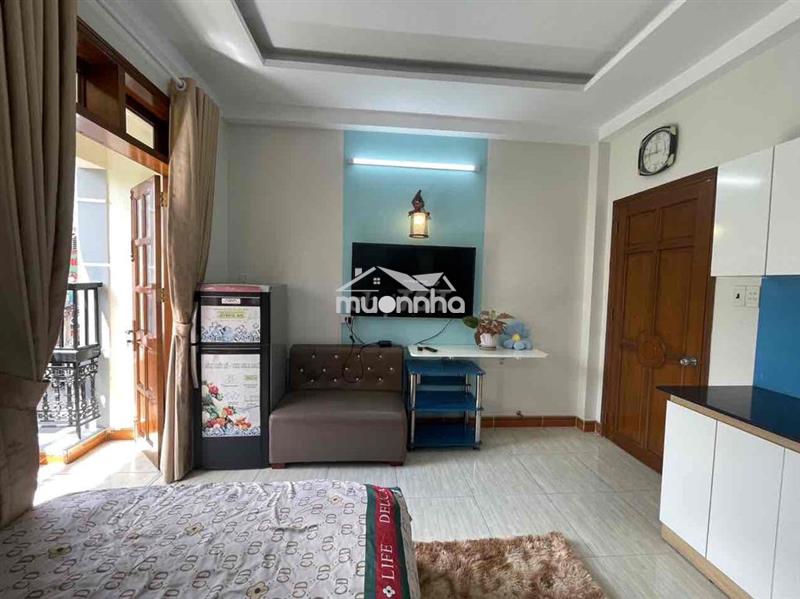 Căn hộ full nội thất ban công lớn