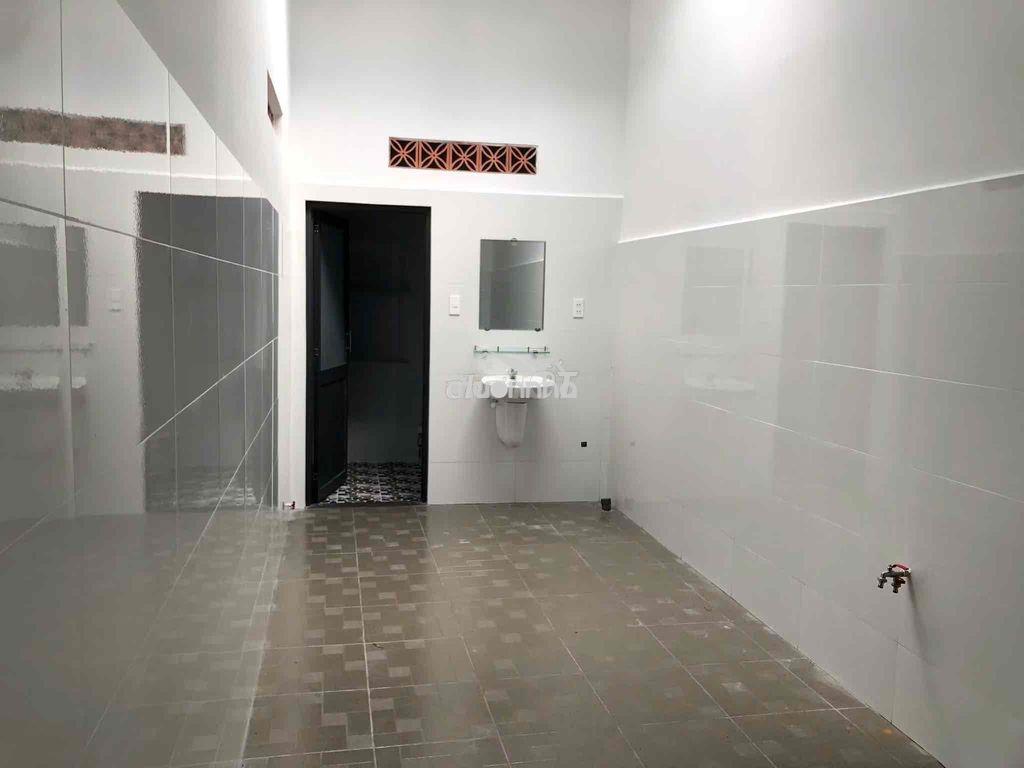 Cho thuê mặt bằng ngang 10 nằm gần ngay vòng xoay hiệp thành 3 - 4