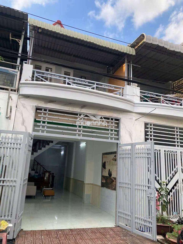 Nhà lầu đường xe hơi gần chợ đêm bicosi