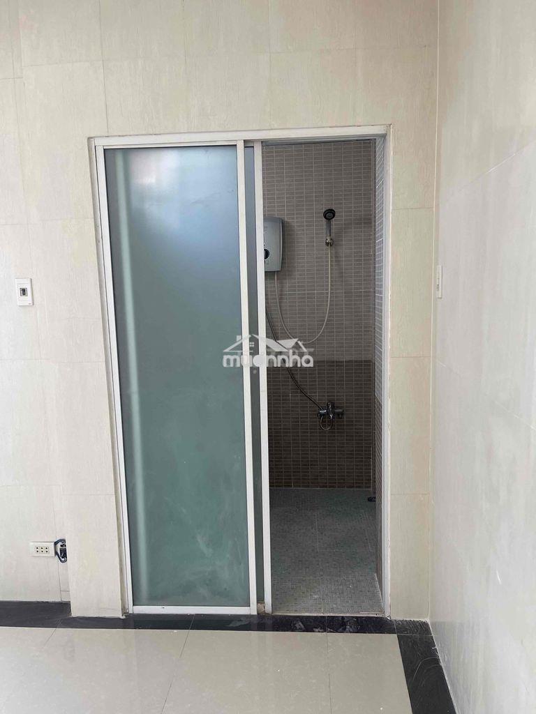 Cho thuê nhà 1trệt 2 lầu 3 pngủ , 3 vệ sinh 1 phòng bếp , 1 phòng kh
