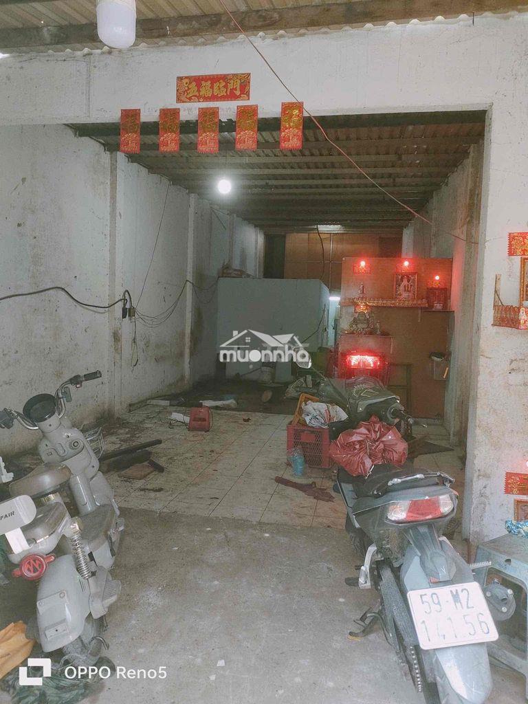 Cho thuê kho 6tr/th dt:5x20 ( có điện 3fa) 1/ đường 1a ấp 1 vĩnh lộc