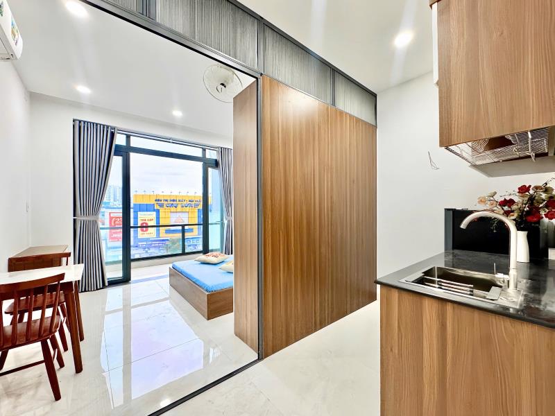 🏠 Cho thuê phòng tách bếp có ban công gần sân bay - 2