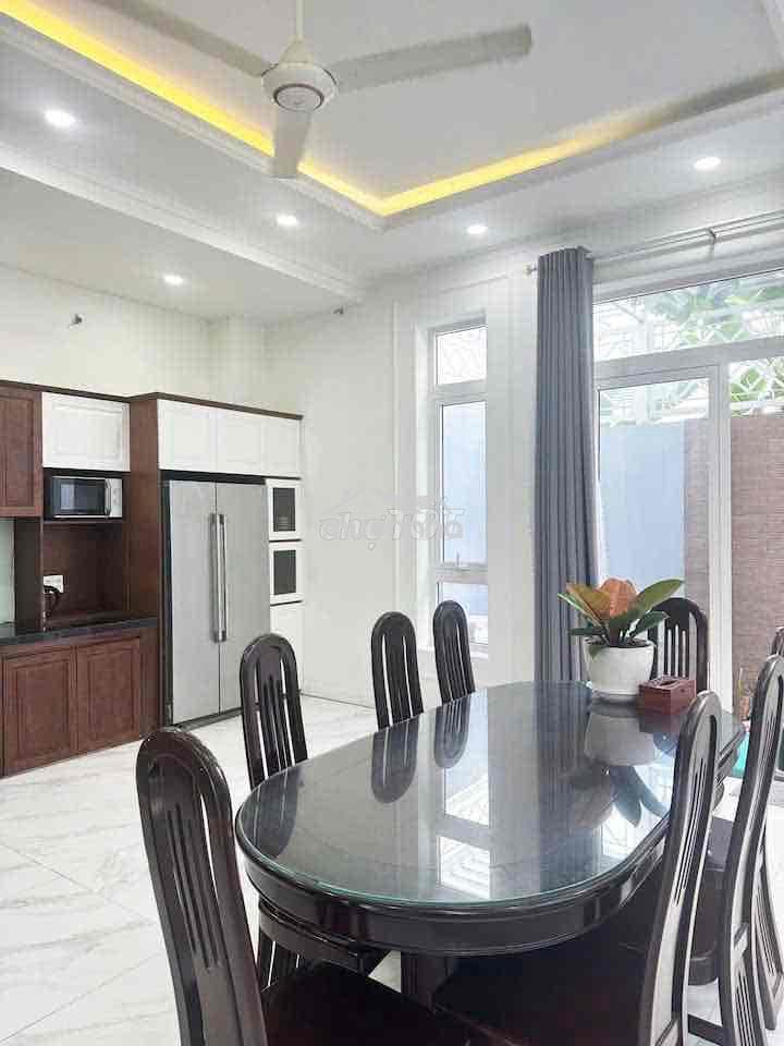 Bán nhà phố biệt thự kdc gia hòa, phường phước long, dt: 154m2/24 tỷ