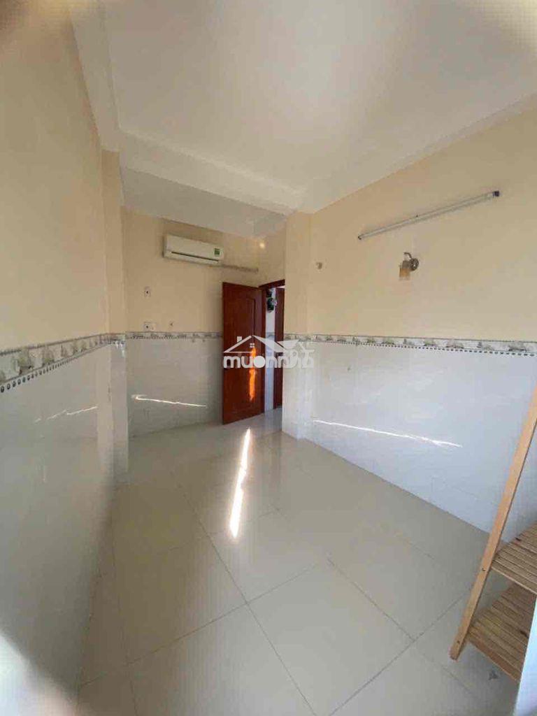 Phòng cho thuê có máy lạnh gần cầu chà và q8 - 3