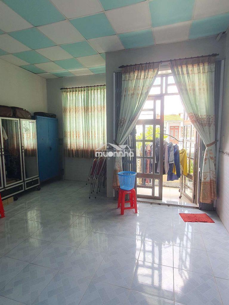 Bán nhà 56 đs1, kdc 586 trần hưng đạo, p2, tp.st. dt 100m2.   - 4