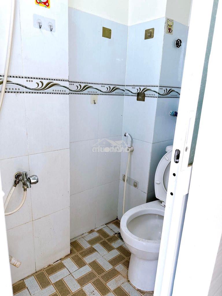 Cho thuê phòng trọ gác máy lạnh q4 - 4