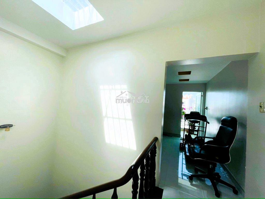 Giảm 1tr! nhà nguyên căn 3 tầng full nội thất gần bệnh viện đk thủ đức - 3