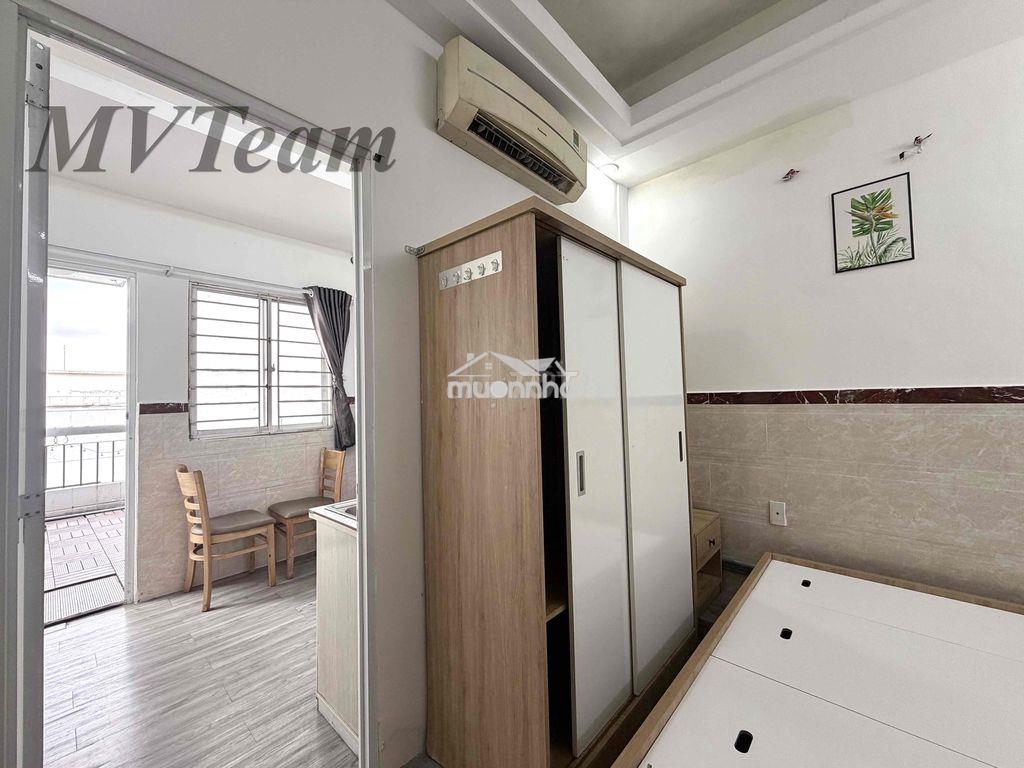 Cho thuê penhouse thang máy - mặt tiền - quận 10 - 1pn - 1pk - 1 sân - 4