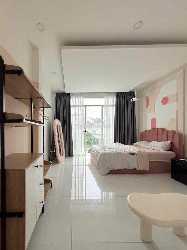 🏡 Cho thuê căn hộ ban công - đủ nội thất - giá tốt gần bitexco tháng 8