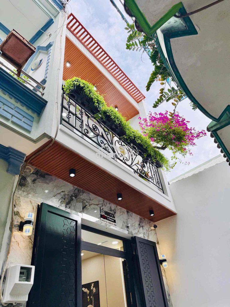 Nhà mới đẹp lung linh ngay phan huy ích đối diện siêu thị emat 2pn 3wc