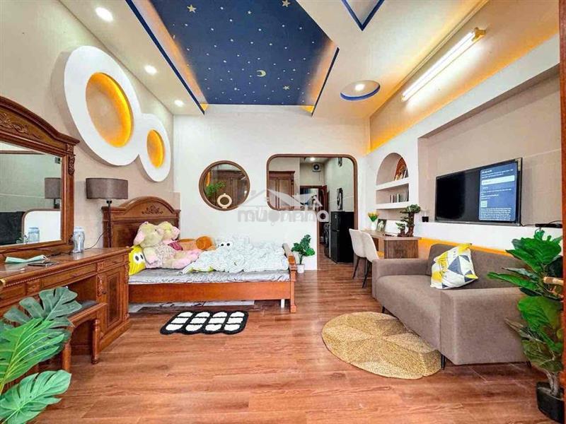 Cho thuê căn hộ full nội thất, phòng có ban công, ở ngay
