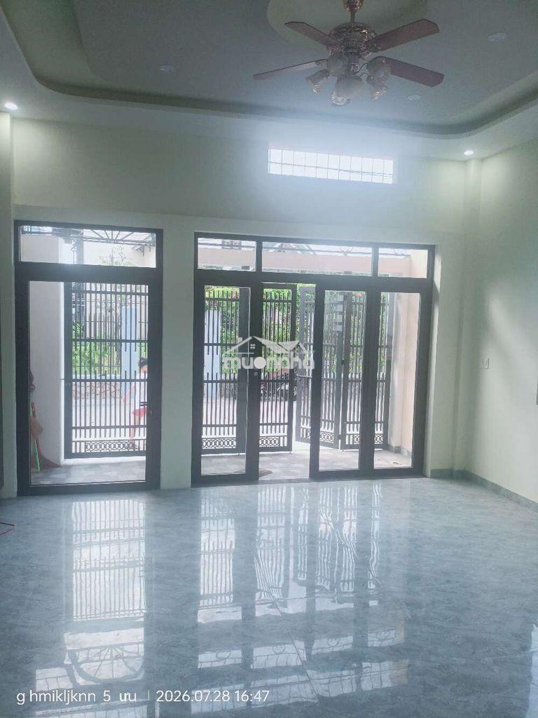 Nhà lô góc 2 tầng mái đúc, số 1014/51 tôn đản - 4