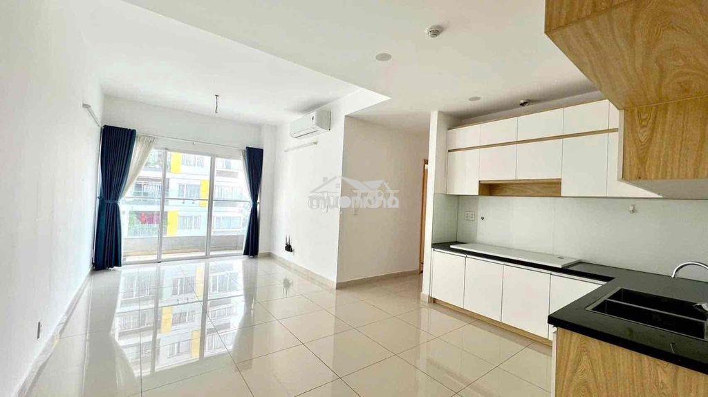 Charmington cho thuê 2pn2wc căn góc, ban công lớn - 2