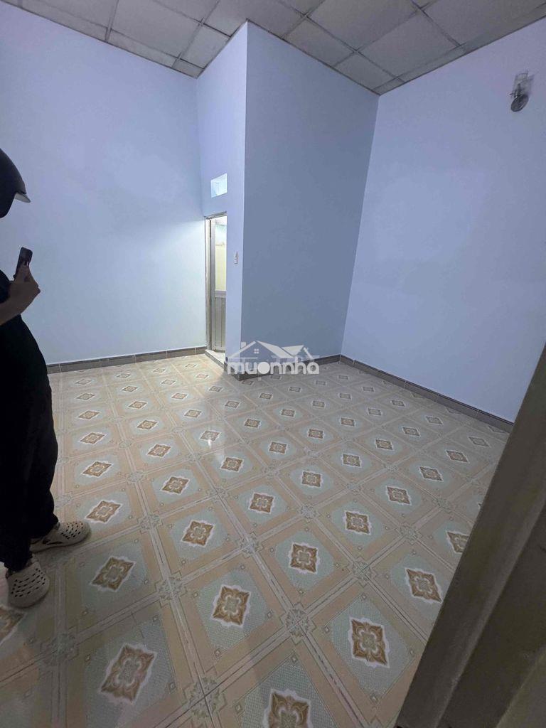 Nhà nguyên căn gần bến xe buýt hiệp thành,q12. 4m x 13m,1tr,1l,2pn,2wc - 4