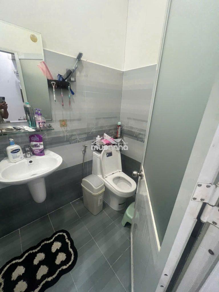 Đỗ xuân hợp - ô tô tới nhà - ngay chợ phước long a, giảm còn 5 tỷ 05