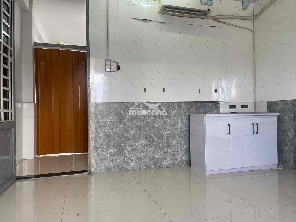 Phòng ngay mặt tiền đường trần văn kiểu. khu binh phu q6 - 3