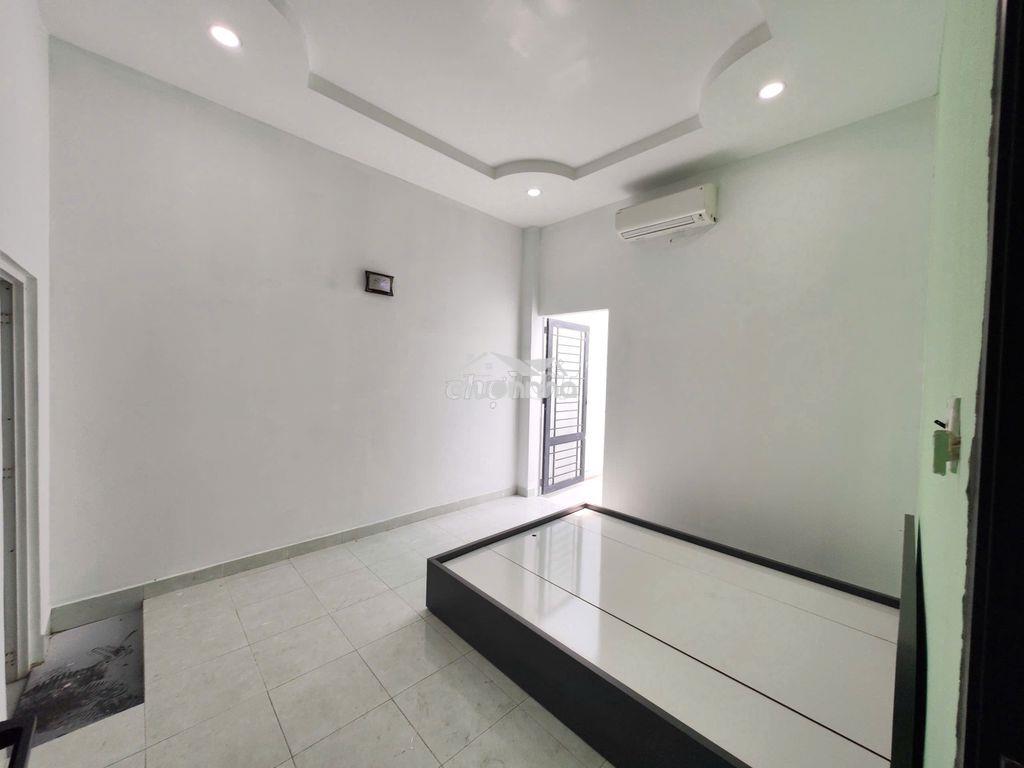 Cho thuê phòng ở tầng trệt, có sân sau thoáng mát, tách bếp bến xe q8 - 4