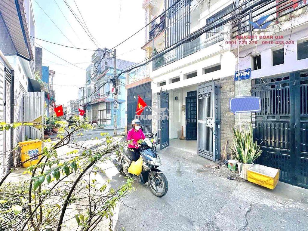 Nhà đẹp 4m x 15m 3 tầng hẻm nhựa 6m thông đường lâm thị hố q12 - 3