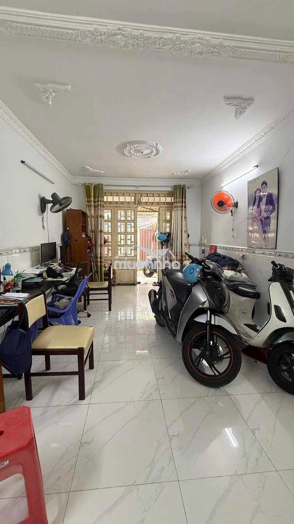 Bán nhà 3 phòng ngủ -  nhà 2 mặt hẻm - ngang đến 4m - hẻm xe hơi
