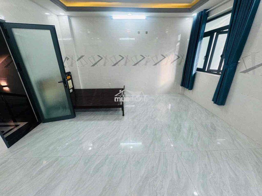 Phòng ban công 35 mét vuông mặt tiền đường phạm hồng nói dài - Ảnh 2