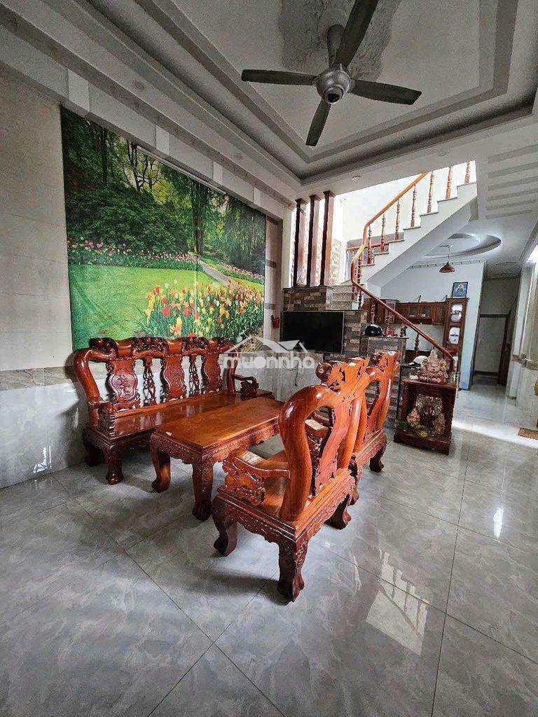Nhà lầu gần làng đại học quốc gia giá 12 triệu  - 2