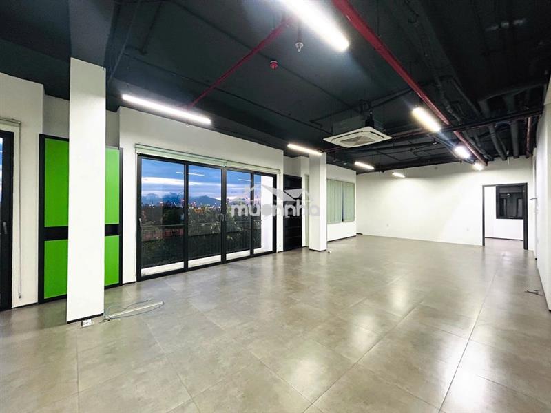 Văn phòng tầng 3 rộng 100m2 gần cầu tiên sơn