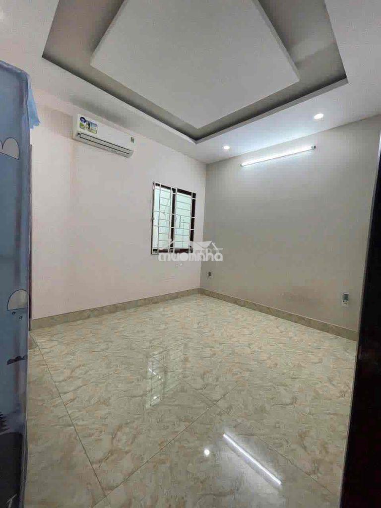 Cho thuê nhà hẻm nvq. cây sộp. 4,5 x 17. 1 lầu. 3pn. 2wc. giá 7tr - 4