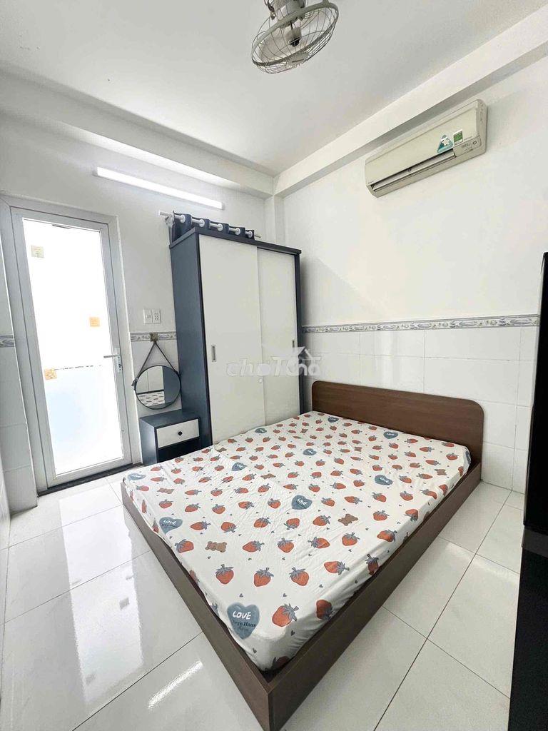 Cho thuê căn studio ban công full nt giá svien gần đại học mở q3 - 2