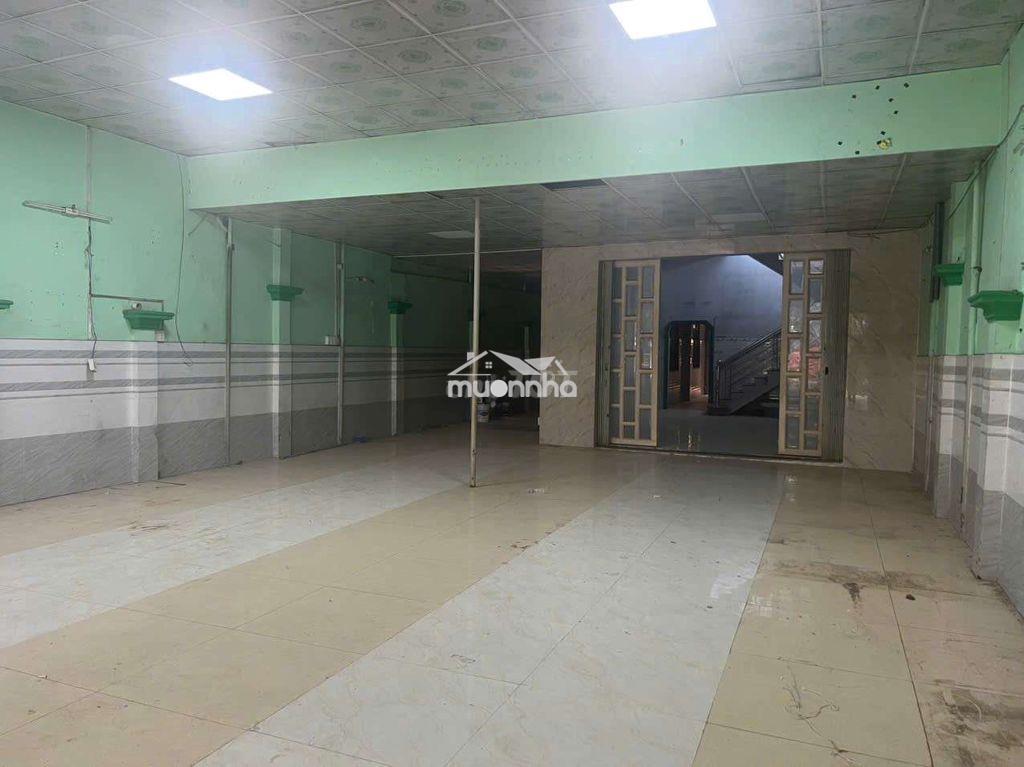 Kho rộng có chổ ở lại đường trần đại nghĩa gần vòng xoay dt 300m2 giá  - 4
