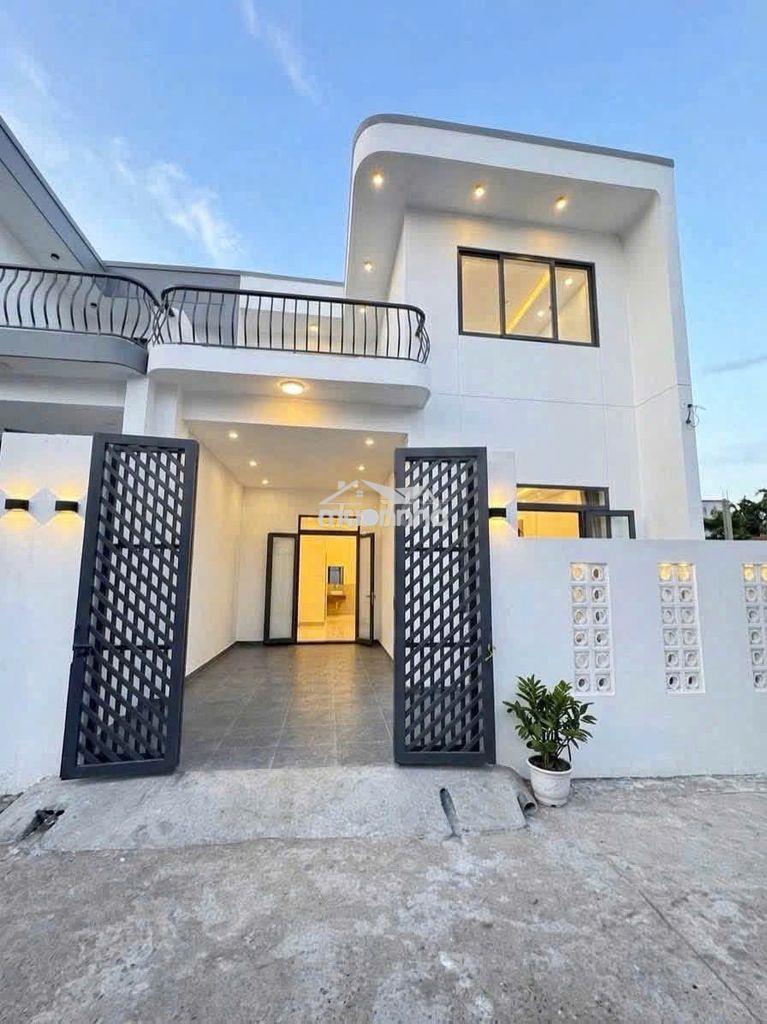 Chính chủ cần bán biệt thự có sân thượng ngay bửu long 2ty350