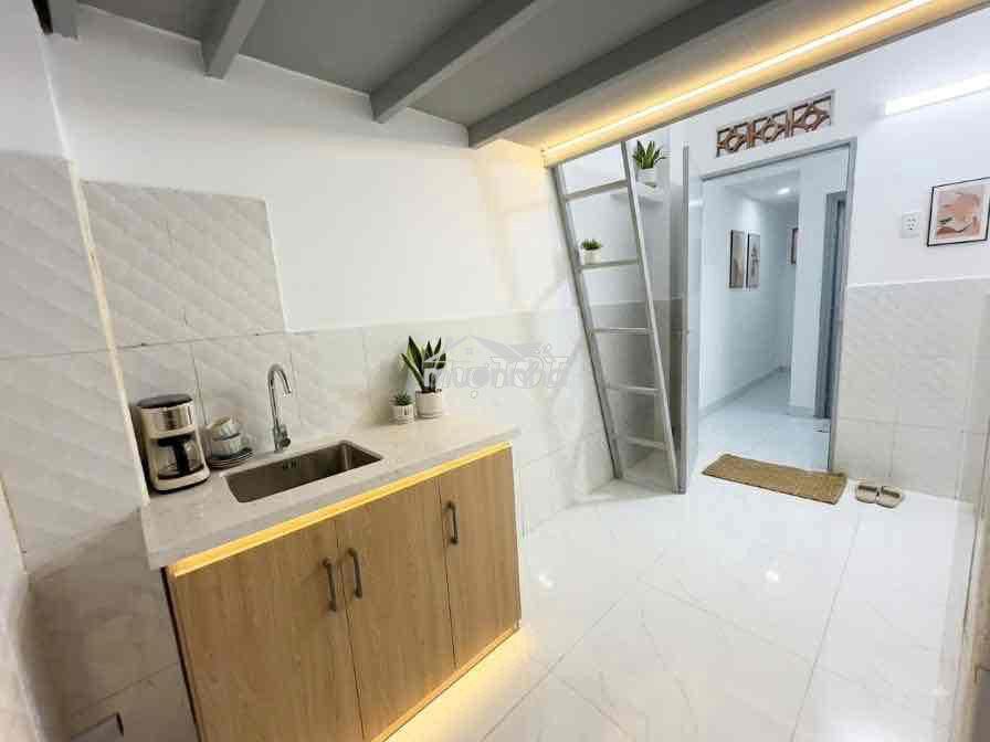 Phòng 1tr9 gần kcn lê minh xuân 18m2 - 4