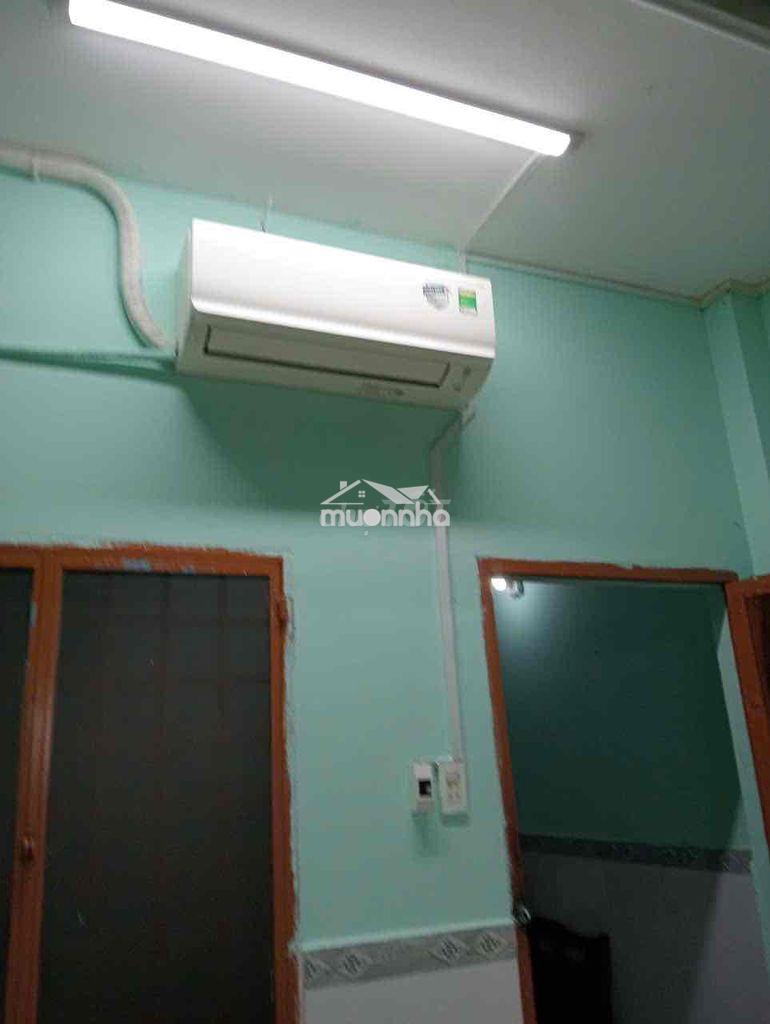 Phòng q10 có gác, máy lạnh - gần bách khoa, huflit - 3