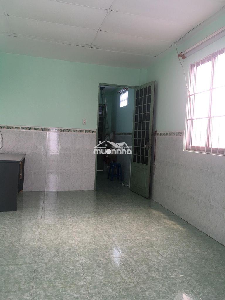 Phòng sạch sẽ thoáng mát q6