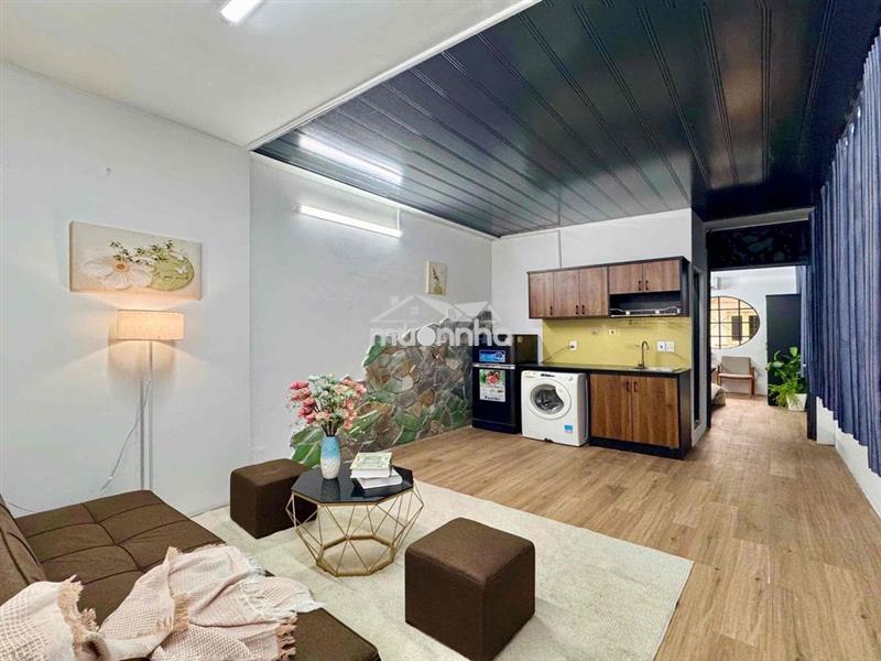 Studio tách bếp, ban công sau tại tân bình