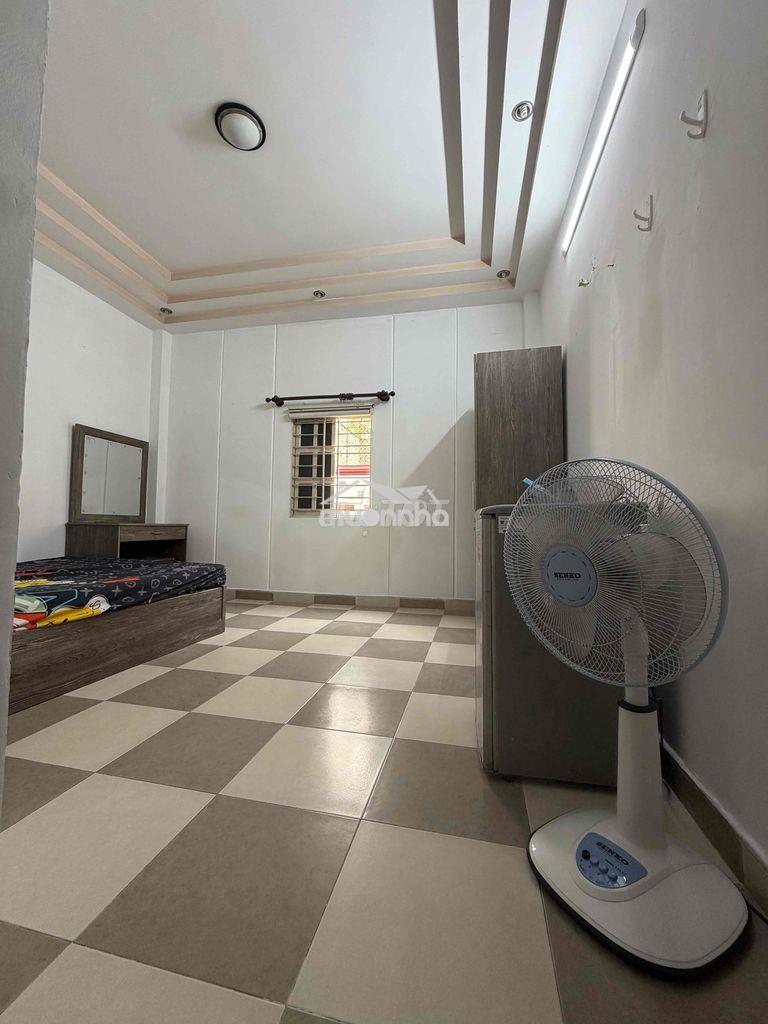 Phòng trọ hẻm xe hơi cách trần hưng đạo 200m, thông bùi viện 100m