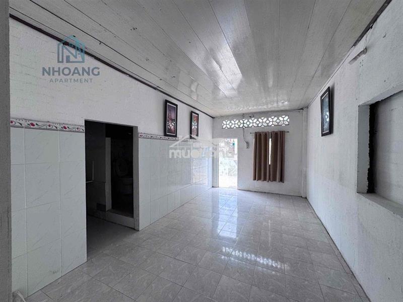 Cho thuê căn hộ nguyên tầng - 40m2 - mặt tiền - điện nc nhà nước