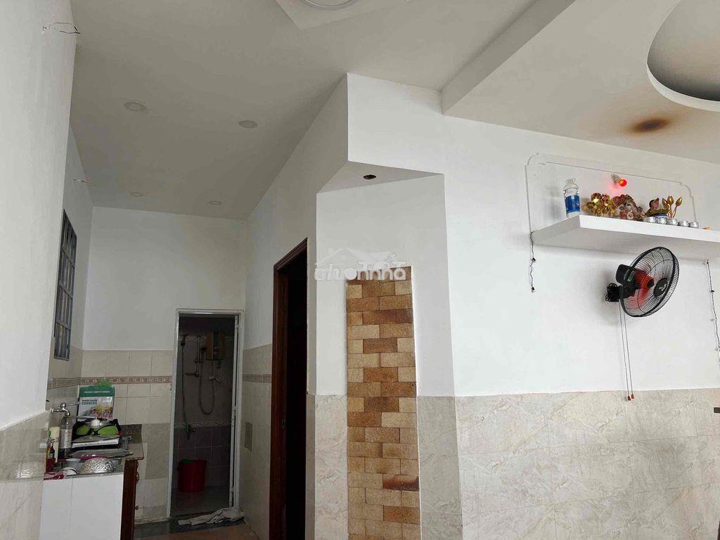 Bán nhà kê khai 99 1 trệt 1 lầu cách xe tải 13m - 2