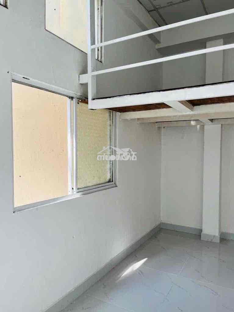 Phòng trọ gác cao qua đầu đối diện đại học công nghiệp giá 3triệu2
