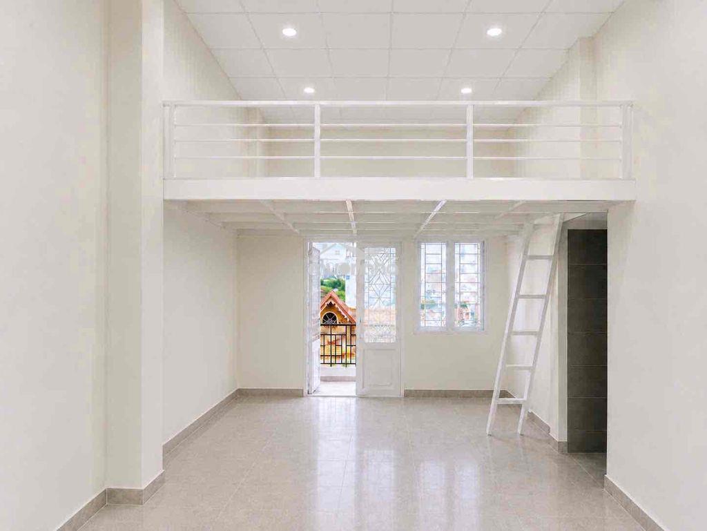 Ban công cửa sổ trời ngay dương quảng hàm - 2