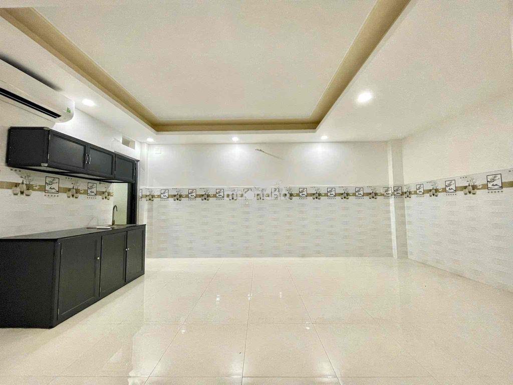 Studio siêu bự ngay ngã tư ga - 3