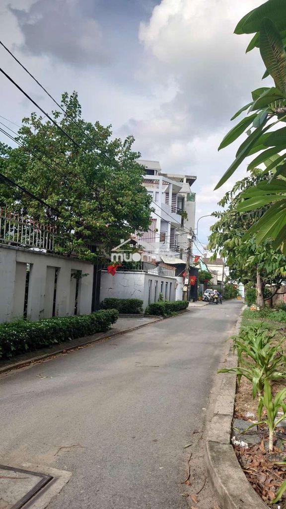 Chỉ 4 tỷ - nhà 4 tầng lô góc 2 mặt đường - ngay linh chiểu chợ thủ đức
